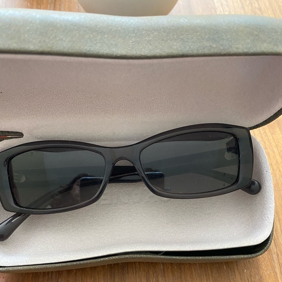 Vintage Chanel sunnies - Picture 2 of 6